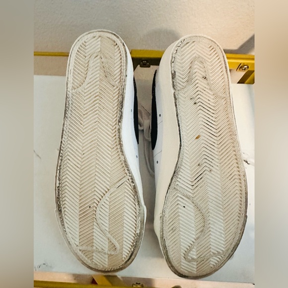 Nike White Women’s Blazer Sneakers - Picture 5 of 5